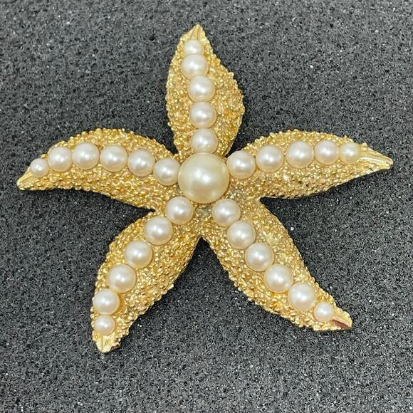 Napier Signed Vintage Faux Pearl and Textured Gold-Tone Starfish Brooch - Picture 1 of 9
